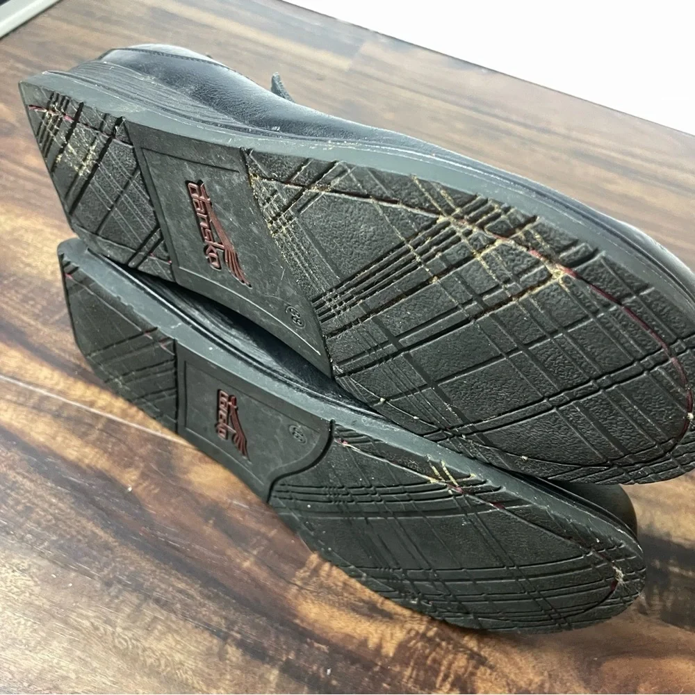 Dansko Size 38 US 7..5 Black Genuine Leather Comfort Shoe